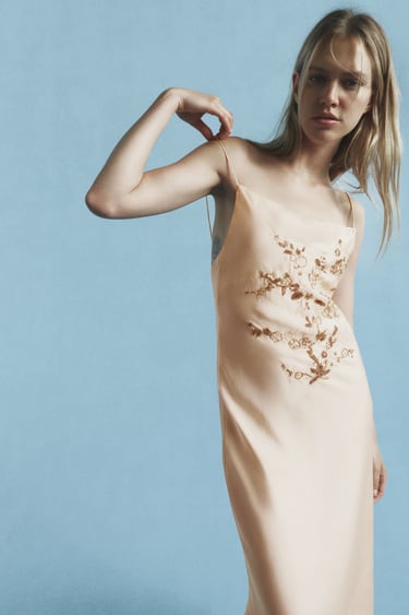 FLORAL EMBROIDERED DRESS