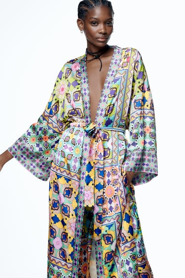 Image 0 of BELTED PRINTED KIMONO from Zara