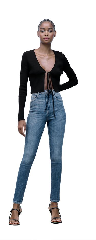 Image 0 of HIGH RISE SCULPT JEANS from Zara