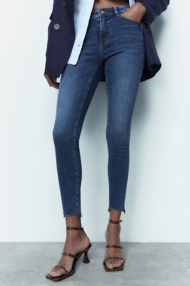 Image 0 of MID-RISE Z1975 JEANS WITH RHINESTONE BUTTON from Zara