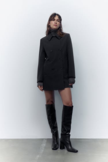 Image 0 of DOUBLE BREASTED SHORT COAT from Zara