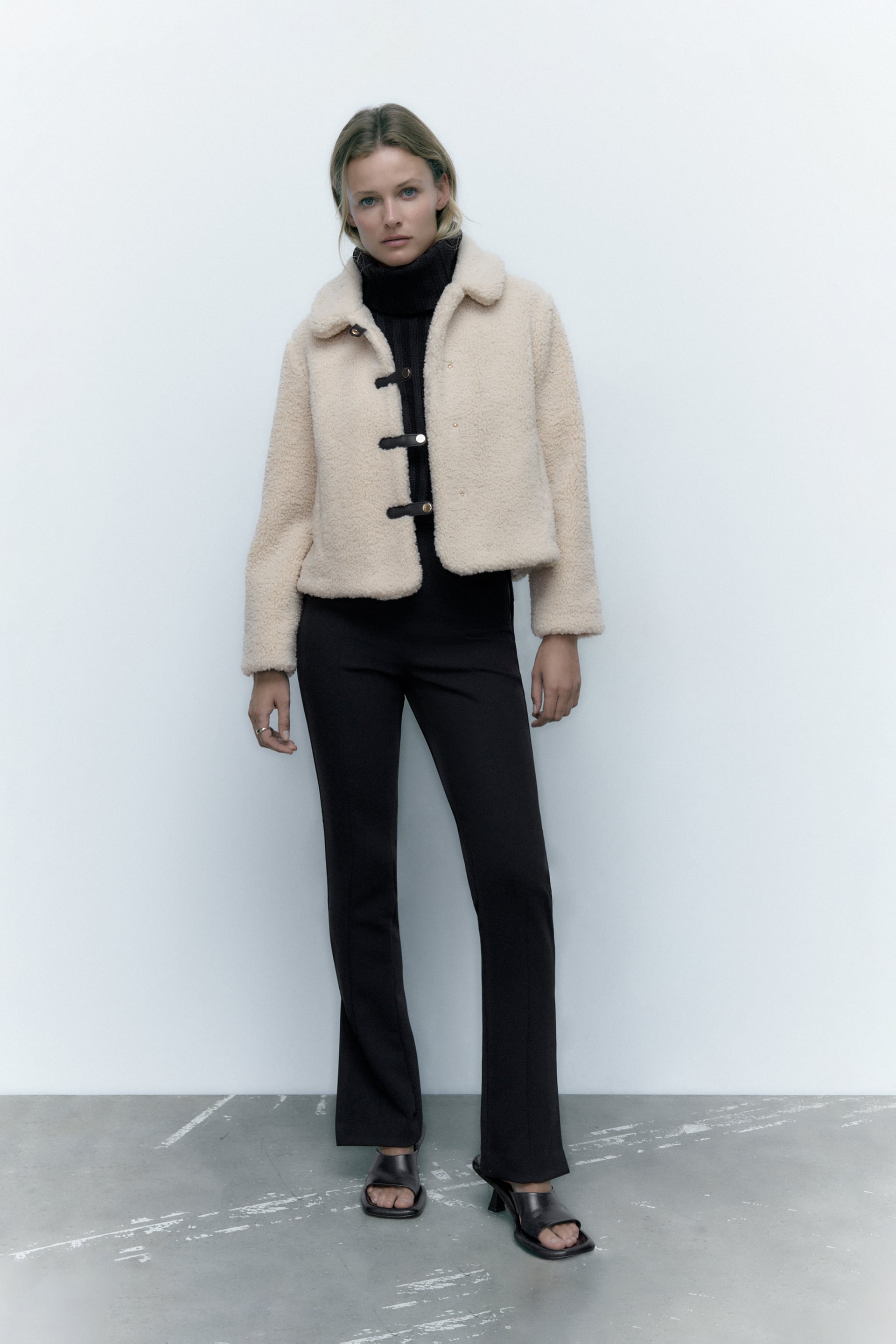 FAUX SHEARLING CROPPED JACKET