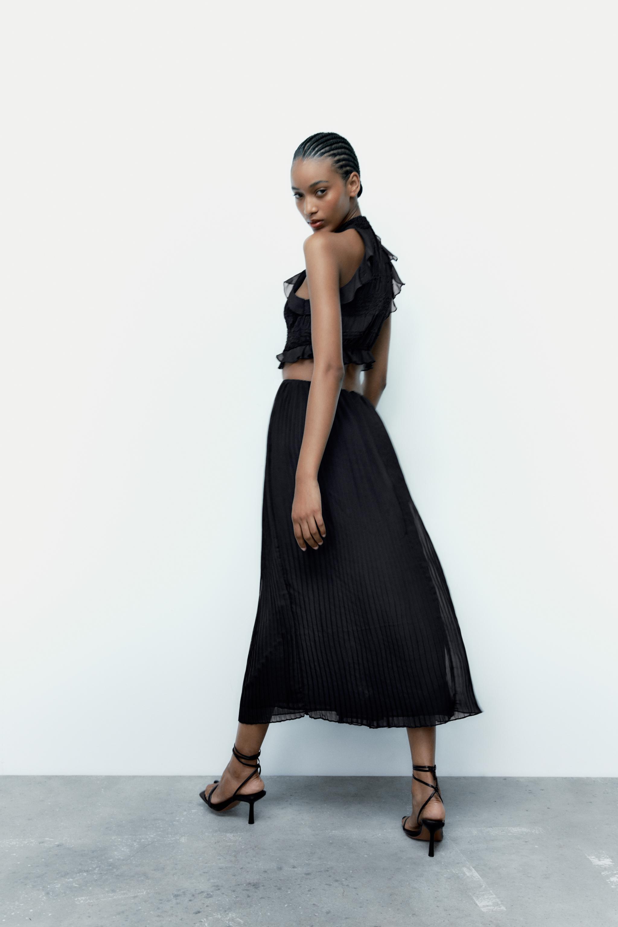 CONTRAST PLEATED DRESS WITH RUFFLES 
