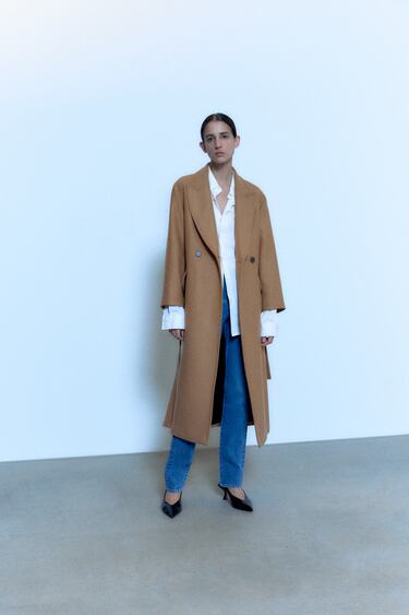 Image 0 of DOUBLE-BREASTED WOOL BLEND COAT WITH BELT from Zara