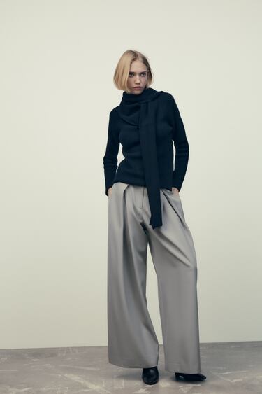Image 0 of OVERSIZED PLEATED PANTS LIMITED EDITION from Zara