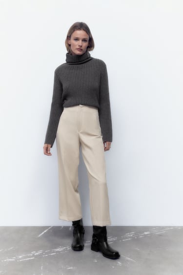 Image 0 of STRAIGHT FIT CULOTTE-STYLE TROUSERS from Zara
