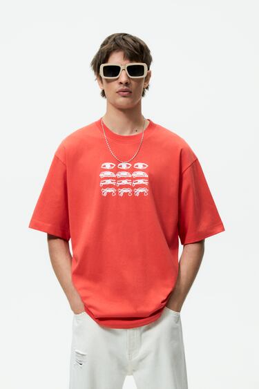Image 0 of CONTRAST PRINTED T-SHIRT from Zara