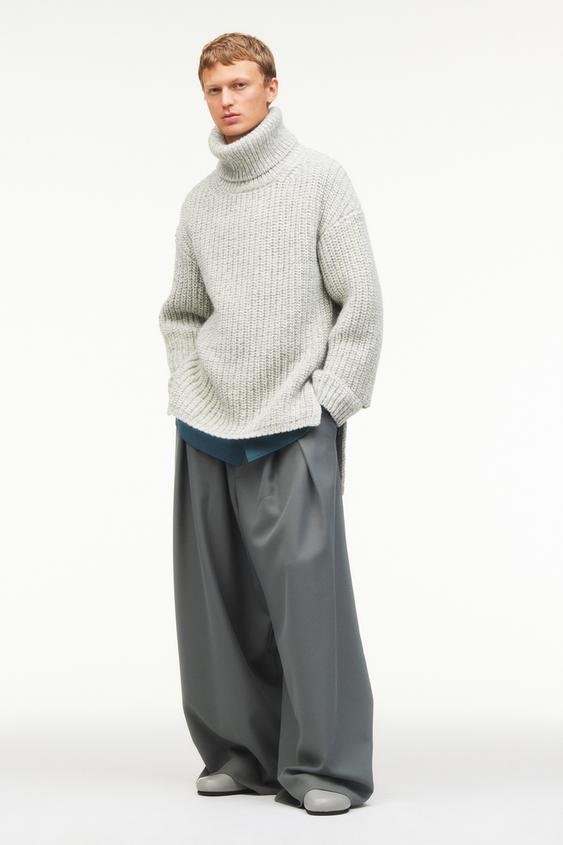 CUT-OUT SWEATER - LIMITED EDITION 