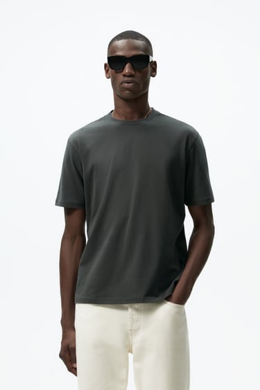 Image 0 of TEXTURED T-SHIRT from Zara