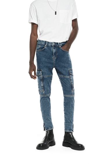 Image 0 of CARGO JEANS WITH ZIP from Zara