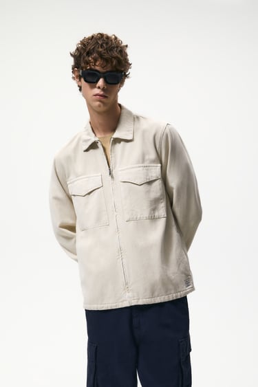 ภาพ 0 จาก เสื้อแจ็กเก็ตน้ำหนักเบาติดซิป จาก Zara