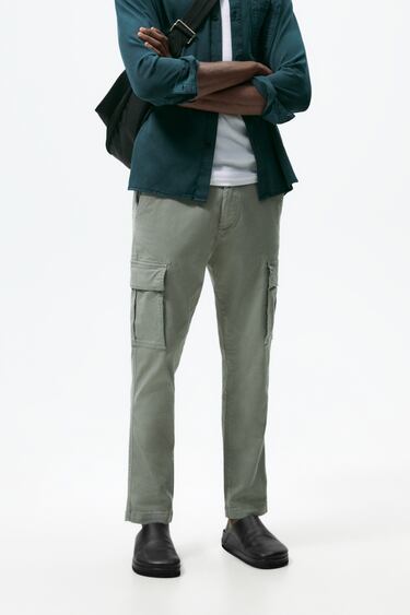 Image 0 of RELAXED FIT CARGO TROUSERS from Zara