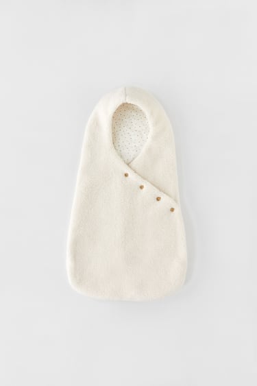 Image 0 of FAUX SHEARLING CARRYCOT BABY WRAP from Zara