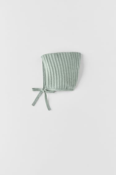 Image 0 of RIBBED KNIT BONNET from Zara