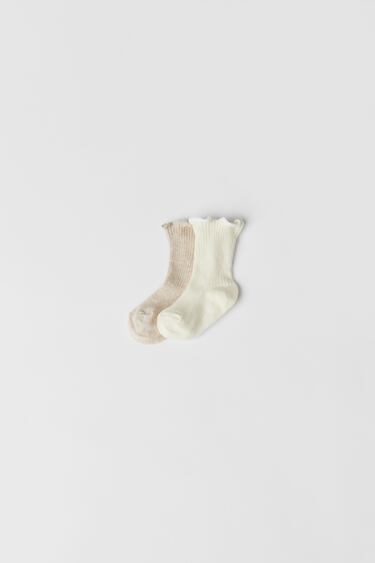 Image 0 of BABY/ TWO-PACK OF SOCKS WITH LETTUCE-EDGE DETAIL from Zara