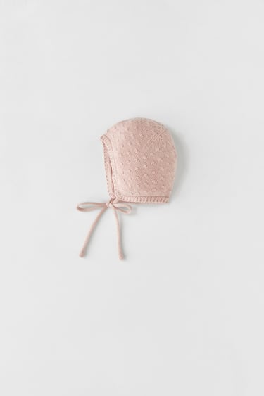 Image 0 of TEXTURED BONNET from Zara