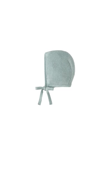 Image 0 of CABLE-KNIT BONNET from Zara