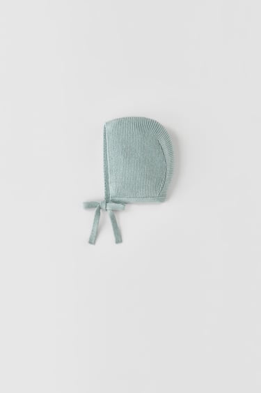 Image 0 of CABLE-KNIT BONNET from Zara