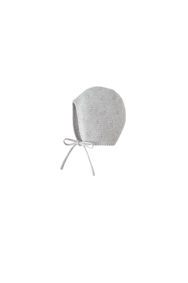 Image 0 of TEXTURED KNIT BONNET from Zara