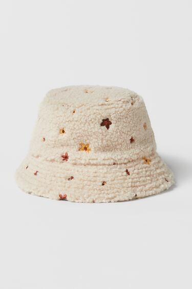 Image 0 of KIDS/ FLORAL FAUX SHEARLING BUCKET HAT from Zara