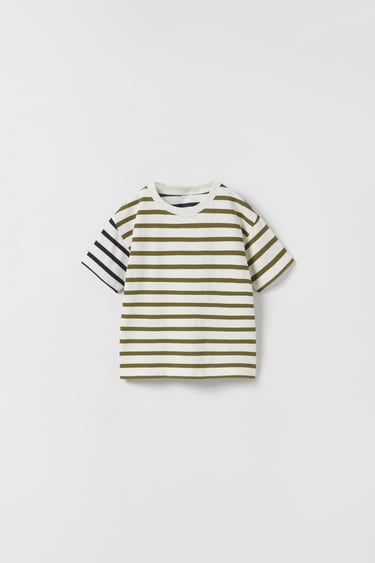 Image 0 of T-SHIRT WITH CONTRASTING HEM from Zara