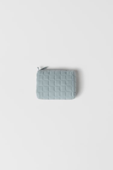 Image 0 of TEXTURED TOILETRY BAG from Zara