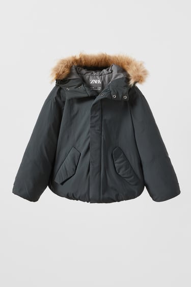 Image 0 of SHORT DOWN PUFFER COAT WITH FAUX FUR DETAIL PREMIUM from Zara