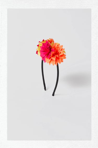 Image 0 of FLOWER HEADBAND from Zara