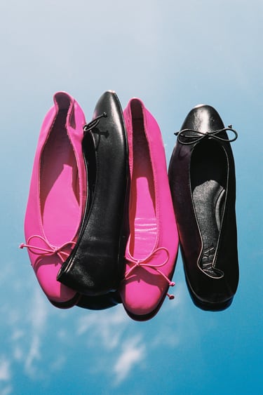 Image 0 of LEATHER BALLET FLATS WITH BOW DETAIL from Zara