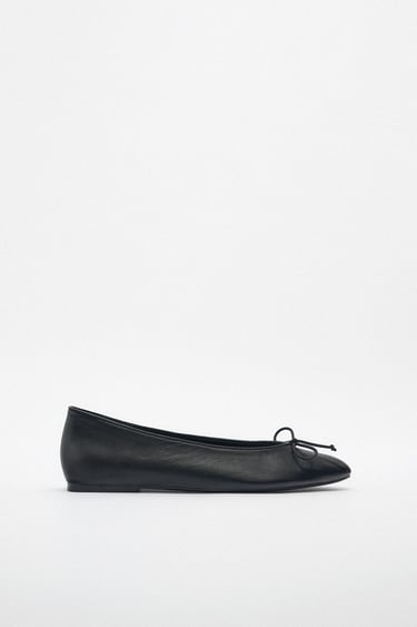 Image 0 of BOW TRIM LEATHER BALLET FLATS from Zara