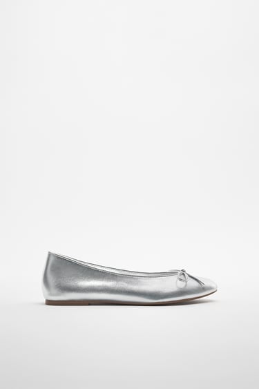 Image 0 of BOW TRIM LEATHER BALLET FLATS from Zara
