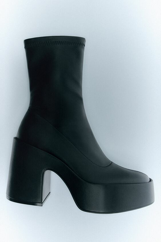 HEELED ANKLE BOOTS - Black | United
