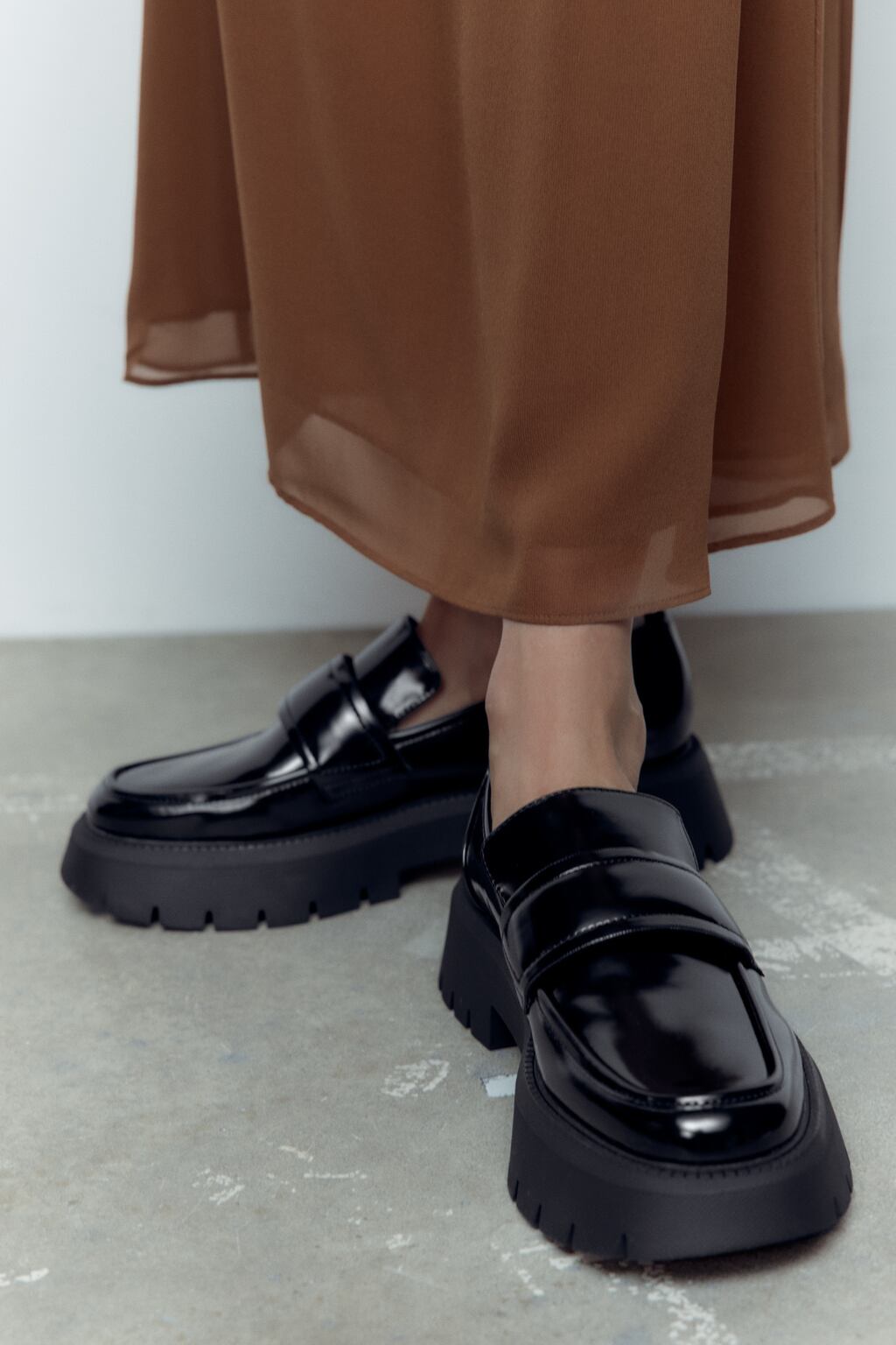 CHUNKY LOAFERS IN BLACK