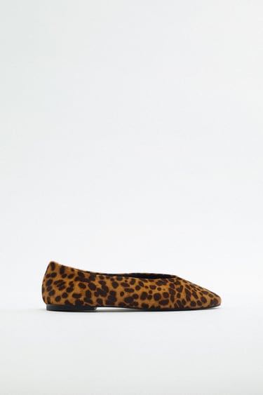 Image 0 of LEATHER ANIMAL PRINT BALLET FLATS from Zara