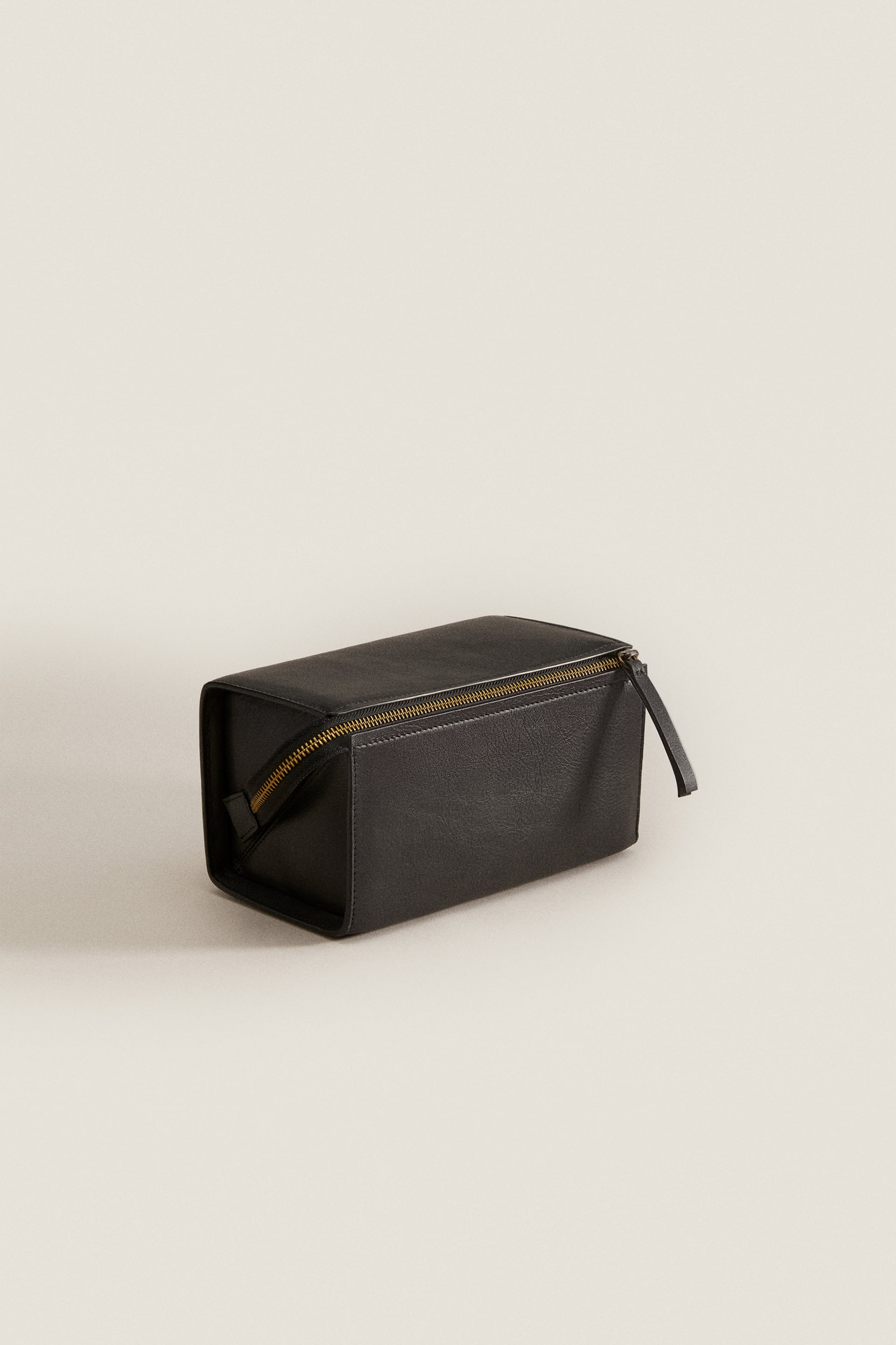 Rigid leather cosmetic bag - Black