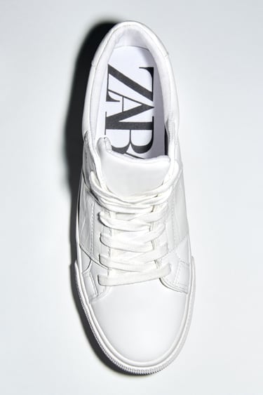 ภาพ 0 จาก รองเท้ากีฬาสนีกเกอร์ทรงรองเท้าผ้าใบ จาก Zara
