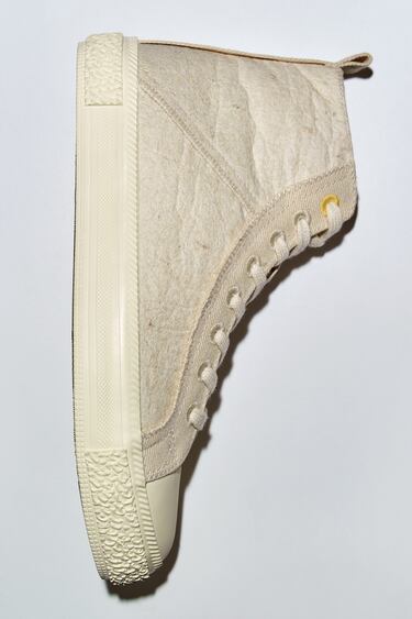 Image 0 of HIGH TOP SNEAKERS from Zara