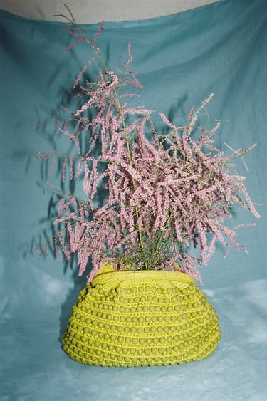 ภาพ 0 จาก กระเป๋าถือผ้าถักโครเชต์ลูกปัด จาก Zara