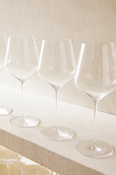 Image 0 of BLOWN CRYSTALLINE WINE GLASS from Zara