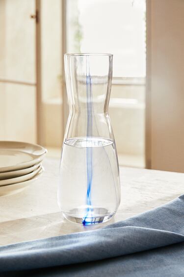 Image 0 of GLASS BOTTLE WITH LINE from Zara
