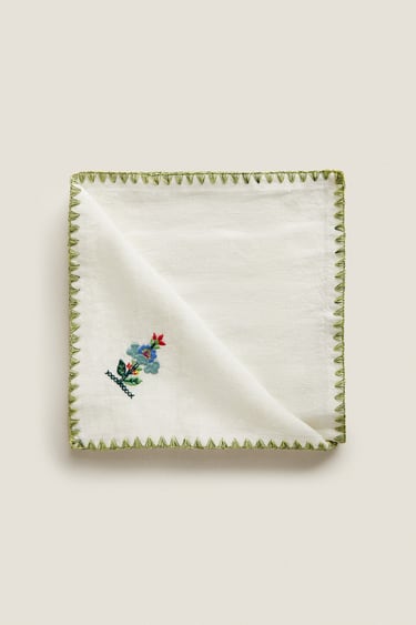 Image 0 of EMBROIDERED LINEN NAPKINS (PACK OF 2) from Zara