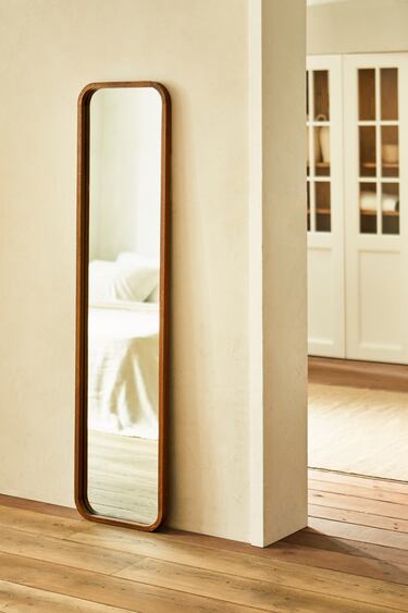Image 0 of WOODEN HANGING FULL-LENGTH MIRROR from Zara