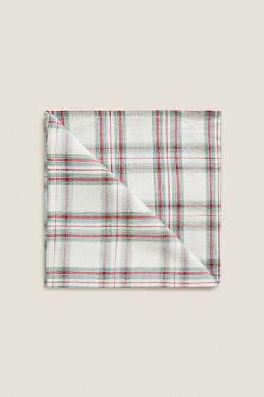 Image 0 of CHRISTMAS CHECK NAPKINS (PACK OF 2) from Zara