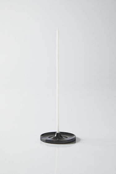 Image 0 of BLACK METAL CANDLESTICK from Zara