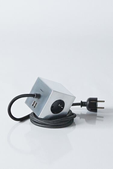 Image 0 of AVOLT SQUARE MAGNETIC EXTENSION CORD from Zara