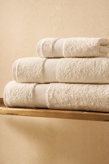 Image 0 of PREMIUM QUALITY COTTON TOWEL from Zara