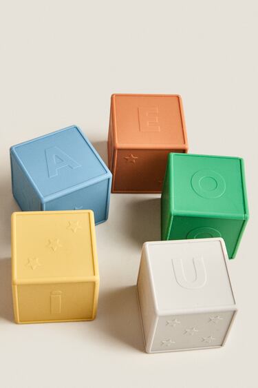 Image 0 of VOWEL CUBES from Zara