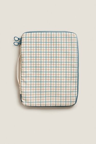 Image 0 of PLAID CASE from Zara