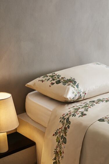 Image 0 of CHRISTMAS PRINT THREAD PERCALE SHEETS from Zara