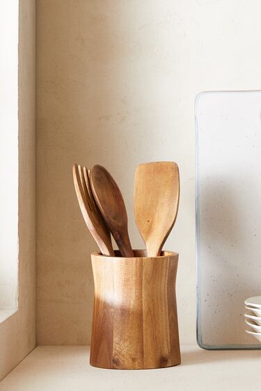 Image 0 of ACACIA KITCHEN ACCESSORIES from Zara